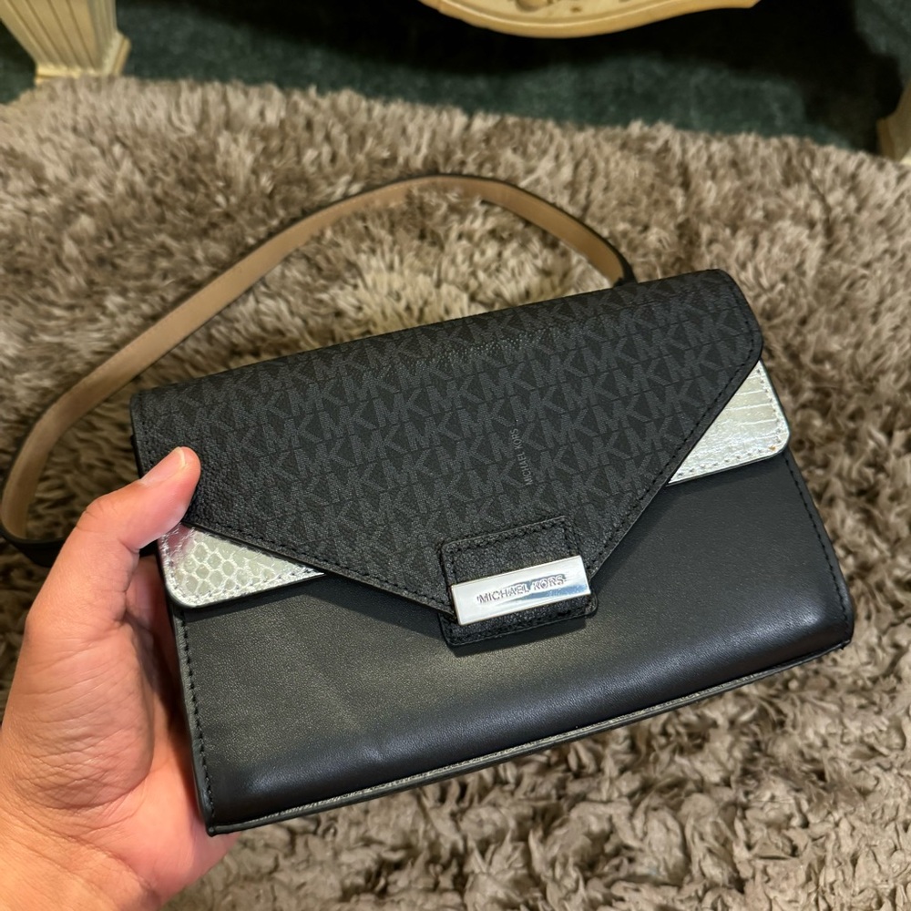 Micheal Kors Fanny pack